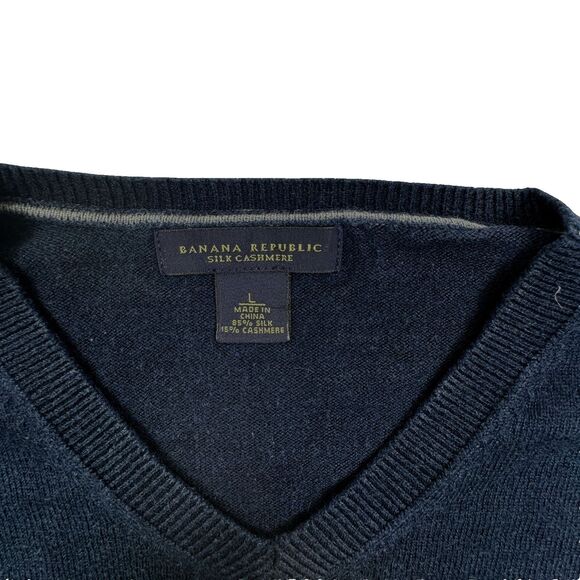 Banana Republic Navy Silk Cashmere V-Neck Sweater L Soft Luxe Classic Large - Picture 3 of 11